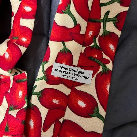 Now Designs 30th year Red Chili Peppers Tie - Picture 5 of 7